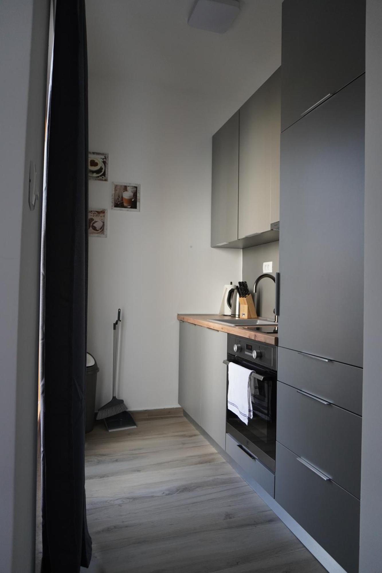 שיבניק Fjaka Apartments & Rooms מראה חיצוני תמונה